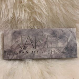 URBAN DECAY Naked Smokey Palette